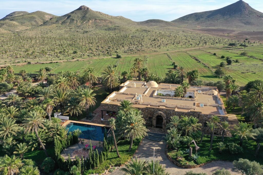 Luxury coastal estate in NATURE RESERVE up for auction – featuring FIVE ...