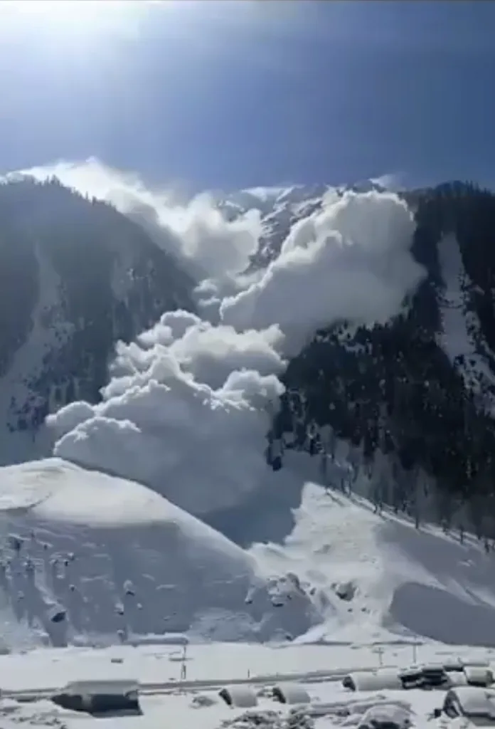 the massive avalanche struck a quiet mountain village in Jammu and Kashmir, India, creating a dramatic scene as it cascaded down the valley. Fortunately, there were no casualties reported, but cautionary measures have been advised in the area.