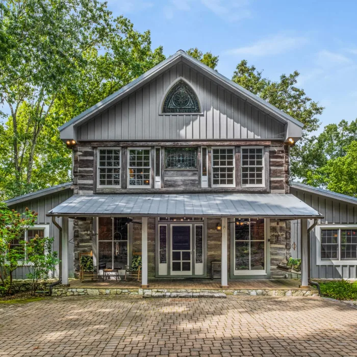 Johnny Cash’s $6M woodsy house hits market: A unique find in the middle of nature