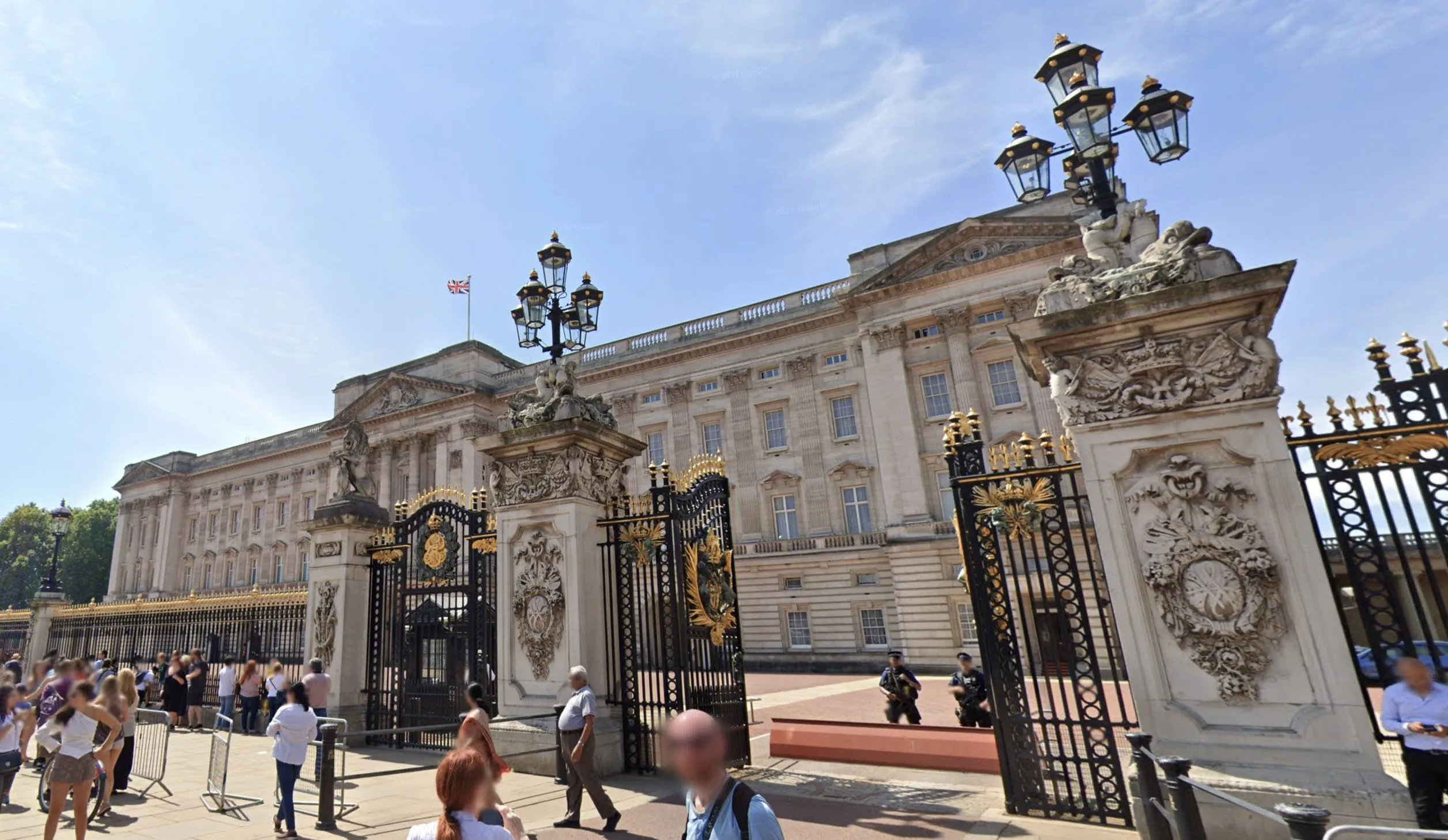 Join the Royal Family's communications team amid a storm of controversy surrounding Kate Middleton. Navigate crises, shape narratives, and engage global audiences.
