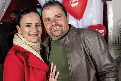 Heartbroken couple Magali and Edgar, who lost partners in motorcycle accidents on the same road, find love and marry in a touching twist of fate. Discover their heartfelt story.