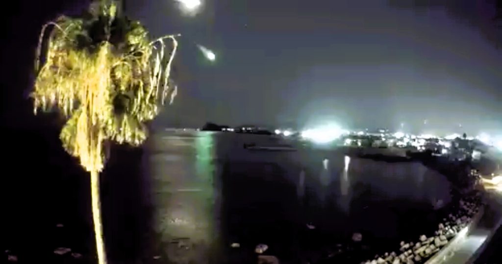 Expoding Tears Huge meteor tears through city night sky before exploding | Need To Know