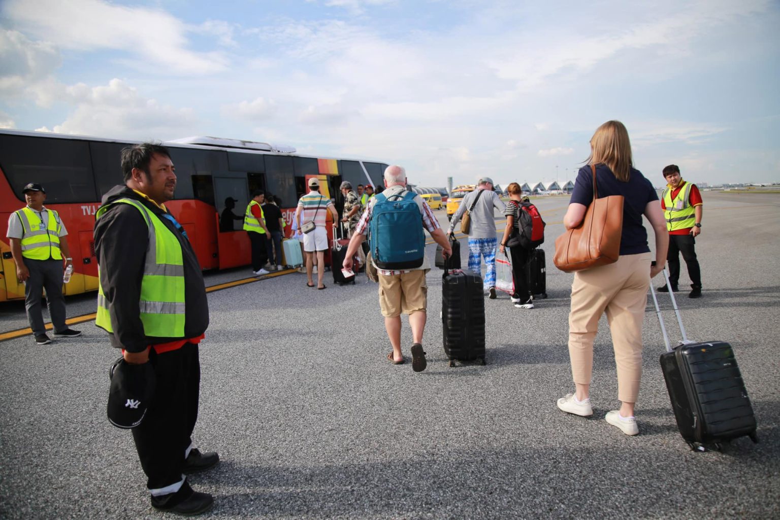 Tourist arrested after bomb threat leads to plane evacuation | Need To Know