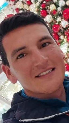 A groom-to-be tragically died after falling from a hot air balloon he was trying to stop during a festival in Colombia. The accident left two others injured with burns.
