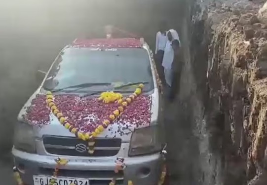 Family hosts heartfelt funeral for beloved Suzuki Wagon R after 12 years of service, with 1,500 attendees honoring its final journey on their Indian farm.