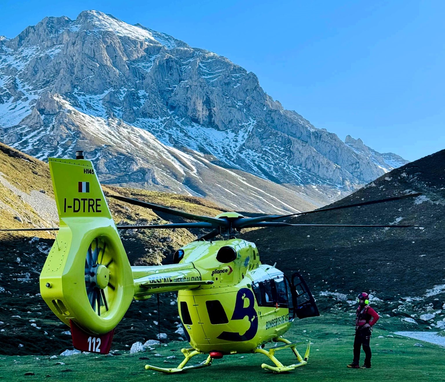 Climber rescued after four days missing in Spain's Picos de Europa, surviving by sleeping between rocks. Found with injuries, rescue described as "finding a grain of sand in the desert."