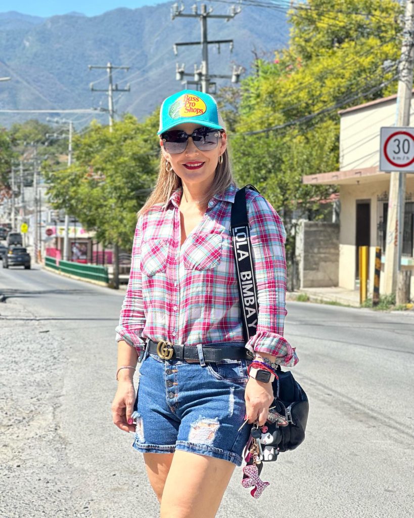 Former TV host Verónica Cantú dies at 46 under mysterious circumstances, leaving fans in shock. Tributes pour in for the beloved presenter and mother of two.