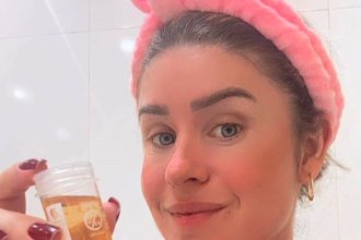 Influencer sparks viral debate by using urine as skincare, claiming radiant results. Experts warn of risks, calling it unsafe and unsanitary. Controversial beauty hack!