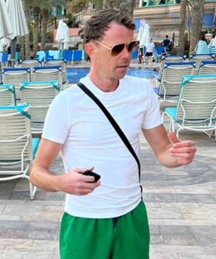 Irishman Stuart Quiney faces jail in Dubai for allegedly sending threatening emojis, highlighting the UAE's strict cybercrime laws. The dispute stems from a personal belongings conflict.