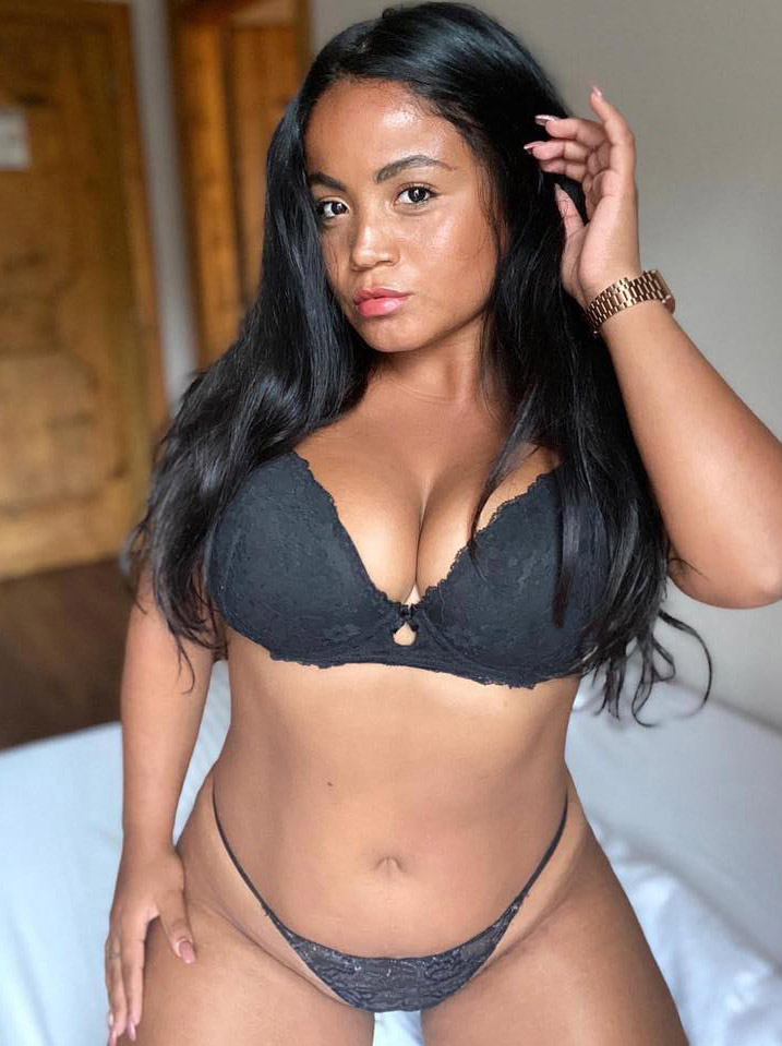 OnlyFans star assaulted after declining a selfie, leaving her with a broken nose and split lip. The Colombian model shares her ordeal, receiving support from fans.