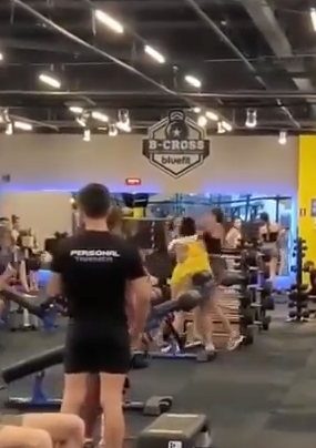 Chaos in Brazilian gym as three women brawl over a weight machine, shocking onlookers before being separated and taken to the manager’s office. No injuries reported.