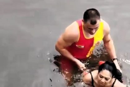 Woman saved by her boyfriend's quick thinking and a shoelace after falling off a bridge in Brazil. Firefighters ran 3km to rescue her, ensuring a Christmas miracle!