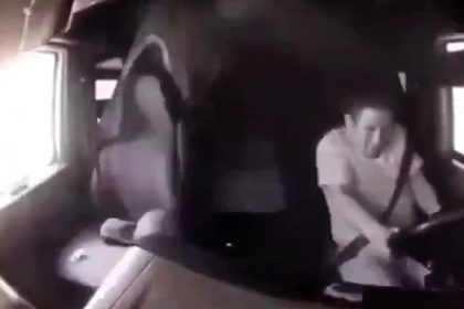 A lorry driver heroically survived driving through a massive fireball after a deadly crash in Campeche, Mexico. Watch the intense moment caught on camera.