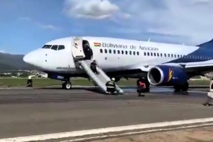 Passengers evacuated a Boliviana de Aviación Boeing 737 NG after an engine fire at Jorge Wilstermann Airport. No injuries reported as investigation continues.