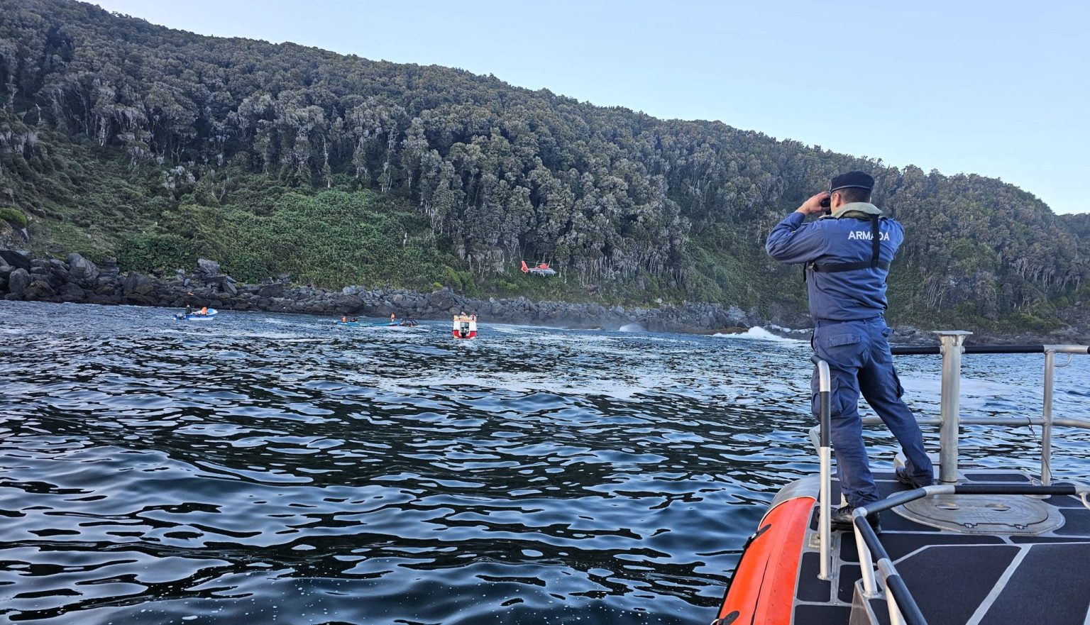 Seven lives were tragically lost when an overcrowded tourist boat with 34 passengers sank in Chile. Overcapacity, safety violations, and poor weather are under investigation.