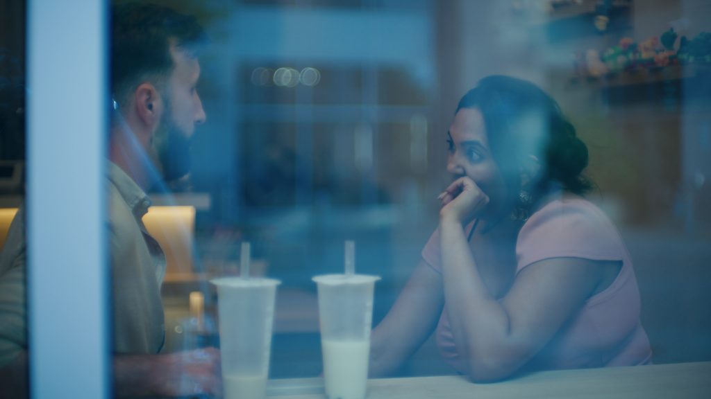 Woman wakes up with amnesia, forgetting her family & reliving '50 First Dates.' Her journey to recovery & love unfolds in Amazon's docu-series '50,000 First Dates.'