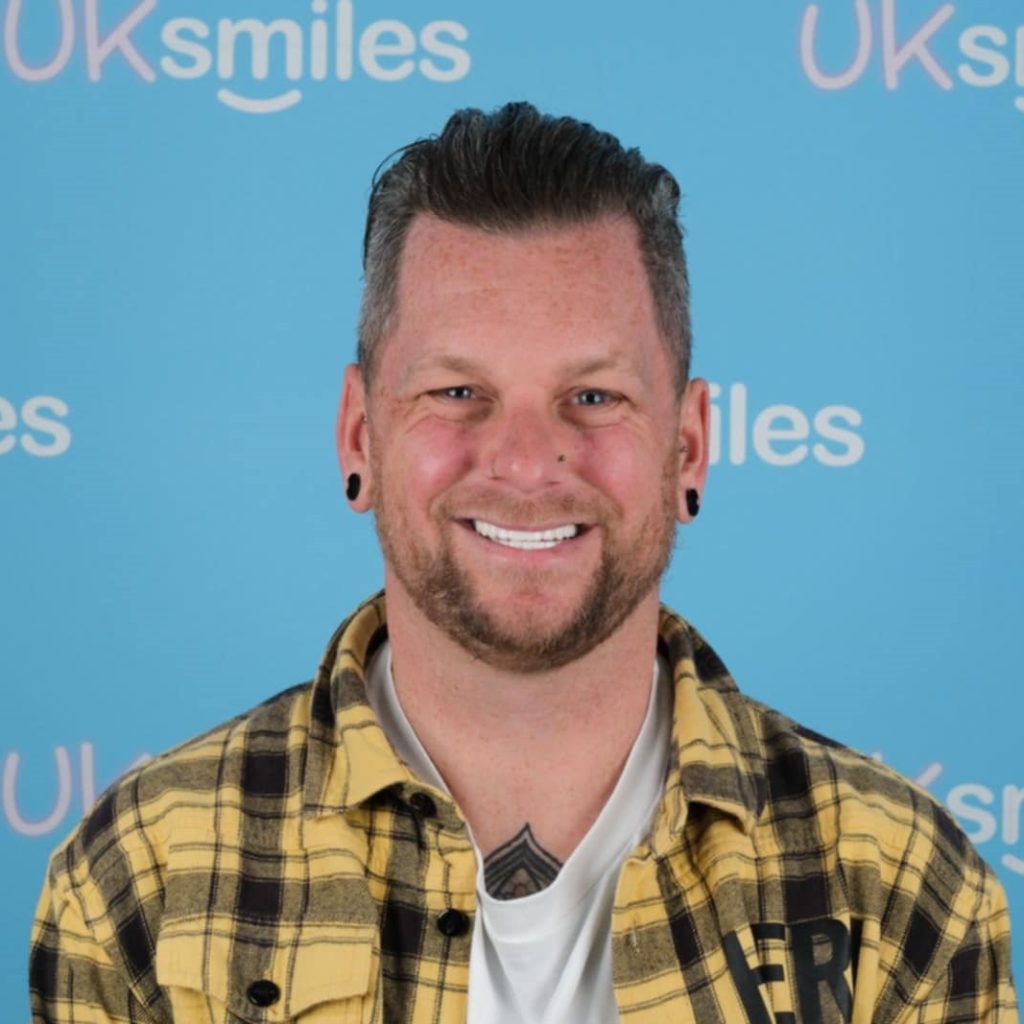 Hooked on energy drinks, a UK man lost multiple teeth and flew to Turkey for a £9K smile makeover. Now confident and warning others, he’s ditched the cans for good.