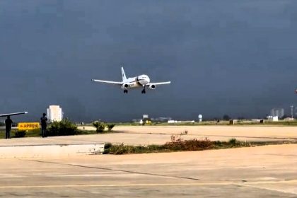 Brazilian President Lula da Silva’s plane aborted landing due to strong tailwinds at Sorocaba Airport, safely touching down after a second approach following the maneuver.