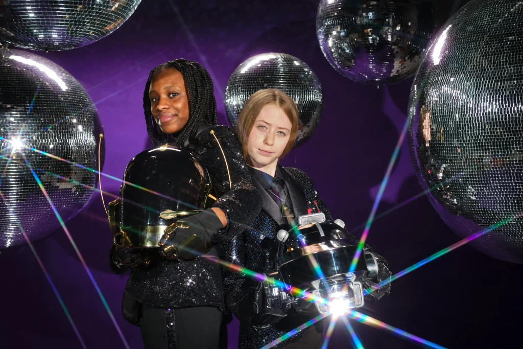 Parents are reliving their clubbing days with family raves and kitchen discos! A study finds 60% miss nightlife, sparking a boom in nostalgic dance events.