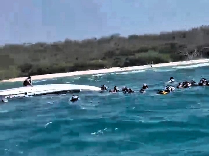 A tourist boat capsized off Colombia's Isla Barú, leaving 38 holidaymakers and 2 crew stranded at sea - all rescued safely with no injuries, thanks to quick response.