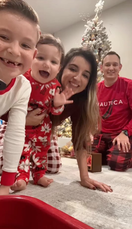 Dad, two kids and gran killed in tragic boat accident on St. Johns River, Florida. None wore life jackets. Four others survived. A fundraiser has raised over £47,000.