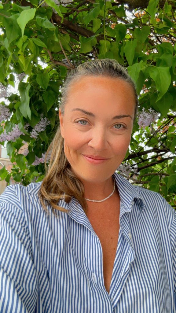 A woman living with herpes says the condition once isolated her from dating and sex - but now she feels empowered, confident, and in control of her health.