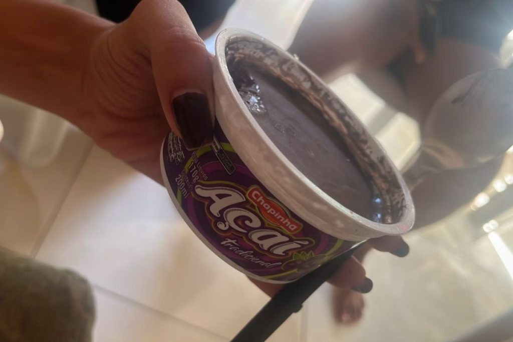 A baby died and her mum's cousin was hospitalised after eating granola suspected to be poisoned, sparking a police investigation into mystery food deliveries in Brazil.