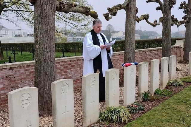 Captain Hubert Leslie Smith, a WWI hero killed in 1918, was finally identified and honored 107 years later with a rededication service attended by his descendants.