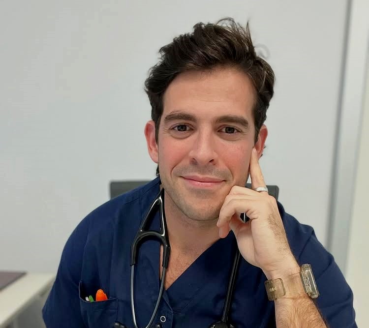 Drinking coffee before noon may extend your life, reduce heart attack risk, and lower stress, according to a study cited by cardiologist Aurelio Rojas on Instagram.