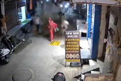 One man died and three others were injured after a building ceiling collapsed onto a busy street in Delhi. The terrifying moment was caught on CCTV near a jewellery shop.