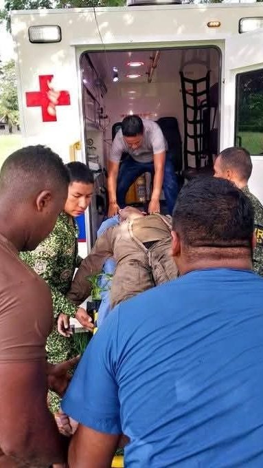 A Navy pilot died after a Bell 412EP helicopter crashed into a lake in Colombia during a supply mission, following a reported technical failure and loss of consciousness.