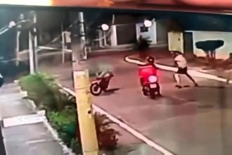 A man in Nova Iguaçu, Brazil, was left in just his underwear after armed thieves stole his bike and shorts during a shocking street robbery caught on CCTV.