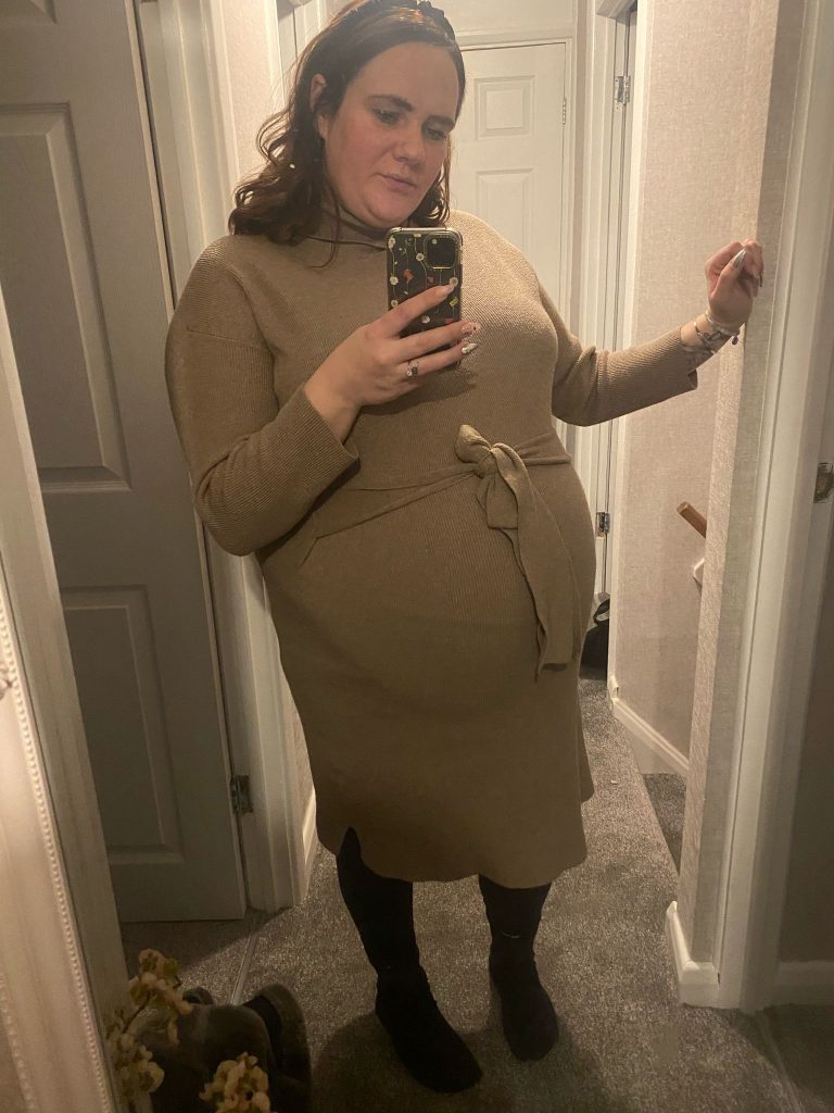 Pregnant mum discovers life-threatening ovarian cancer during twin scan—surgery delayed to protect unborn sons. Now cancer-free, she says they saved her life.