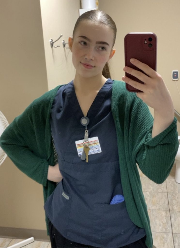 20-year-old Chantal Pelletier relies on a heart pump machine after a shock diagnosis of dilated cardiomyopathy, awaiting a life-saving transplant in Canada.