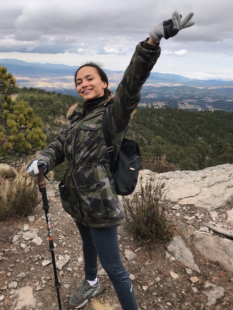 CrossFit athlete Nayeli Clemente, 24, tragically died after collapsing during the Cholula Games in Mexico, sparking criticism over the event’s emergency response and continuation.