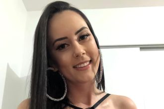 Beautician Mika Sagás, 29, was found stabbed to death at home after reporting threats. Police suspect her ex-partner and are treating the case as femicide in Brazil.