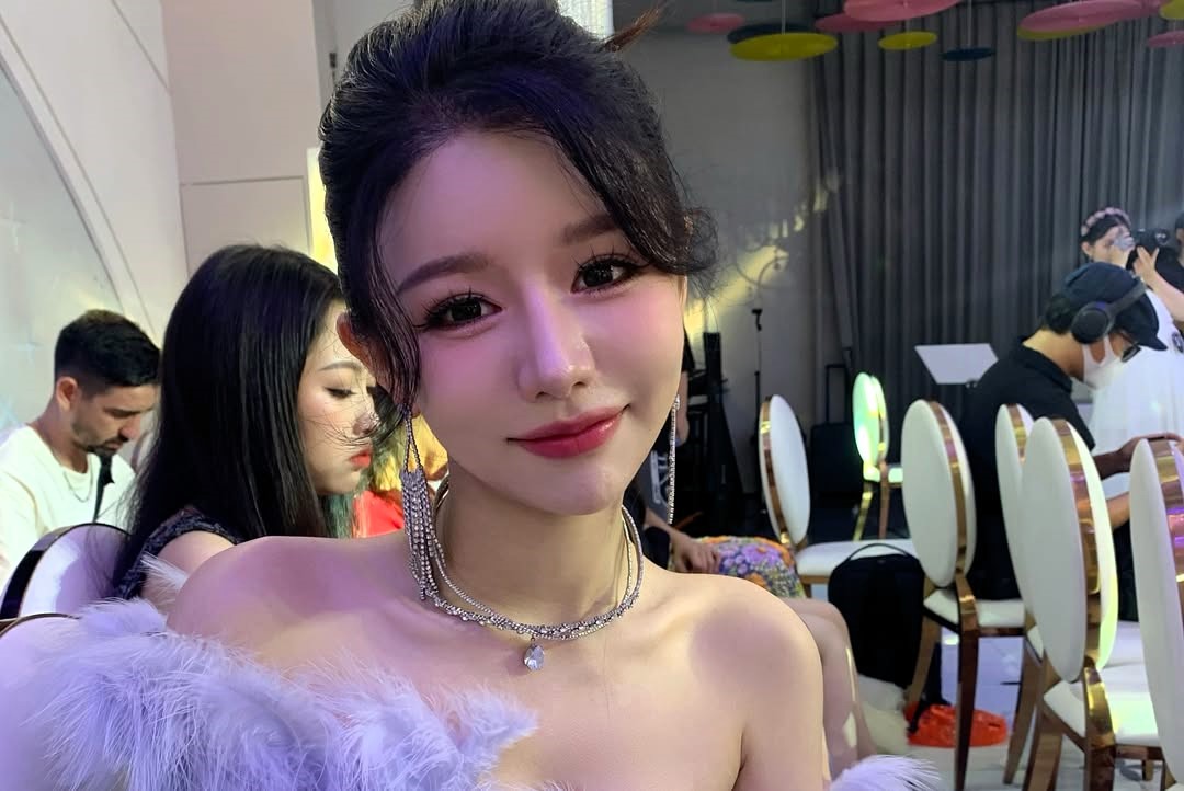 Beauty queen Li Sixuan was jailed for 240 days after faking a Columbia University degree to gain admission to a Hong Kong university, despite claiming top grades in linguistics.