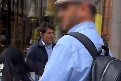 A suspected pickpocket was caught in the act on Piccadilly, London, after an onlooker saw him steal from a woman's backpack and warned her to check her bag.