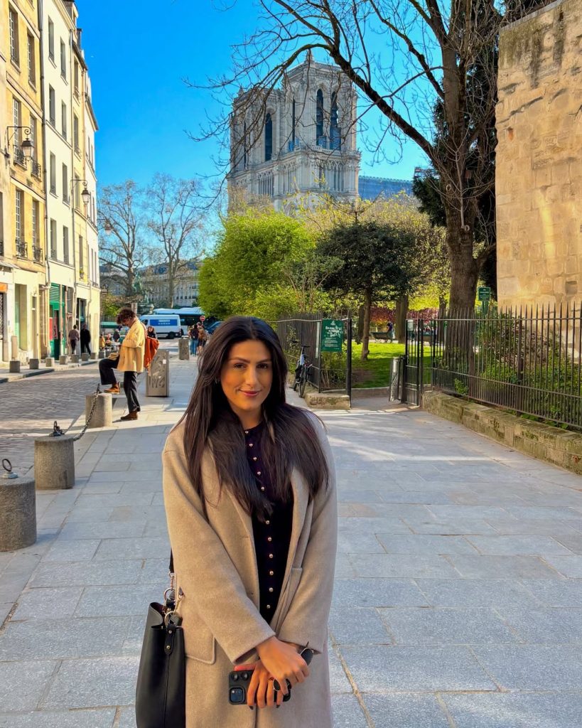 Real estate agent Sany Galdino was bitten by a snake while filming a property video in Brazil, ending up in ICU before recovering and sharing her dramatic ordeal online.