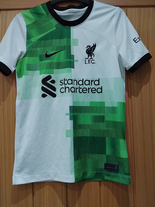 Liverpool fans are selling Trent Alexander-Arnold shirts for as little as £2 after news of his summer exit, with some calling him a traitor while others offer support.