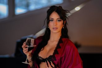 OnlyFans star Camilla Araujo sparked backlash after attending a Met Gala afterparty, with critics slamming the invite while she defended creators’ success and ambition.