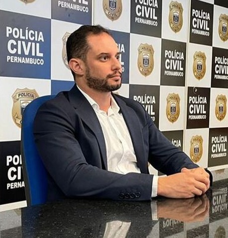 An off-duty Brazilian police officer allegedly shot a man in the leg during a jealous confrontation over his girlfriend, claiming self-defence after a violent altercation.