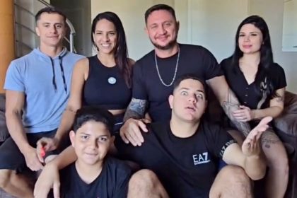 A polyamorous family of six shares their home, chores and parenting duties while balancing multiple relationships, showing that love and structure can coexist beyond norms.