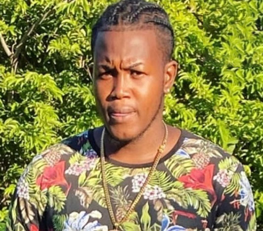 Jabari “Baba Skeng” Johnson, son of reggae star Jah Mason, was shot dead on a TikTok livestream in St Andrew, Jamaica. Police suspect a gang-related execution.