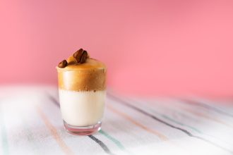 Transform desserts in seconds with the Exotic Whip cream deluxe. Create perfect whipped cream, foams, and mousses effortlessly for a gourmet touch in your kitchen.