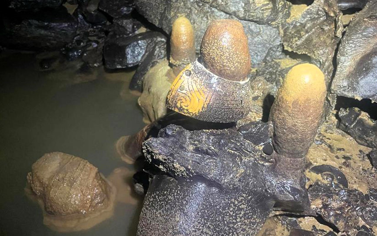 A pile of 'rubbish' in a Mexican cave turned out to be 500-year-old fertility ritual artefacts linked to Venus and Quetzalcoatl, preserved by stable humidity and secrecy.