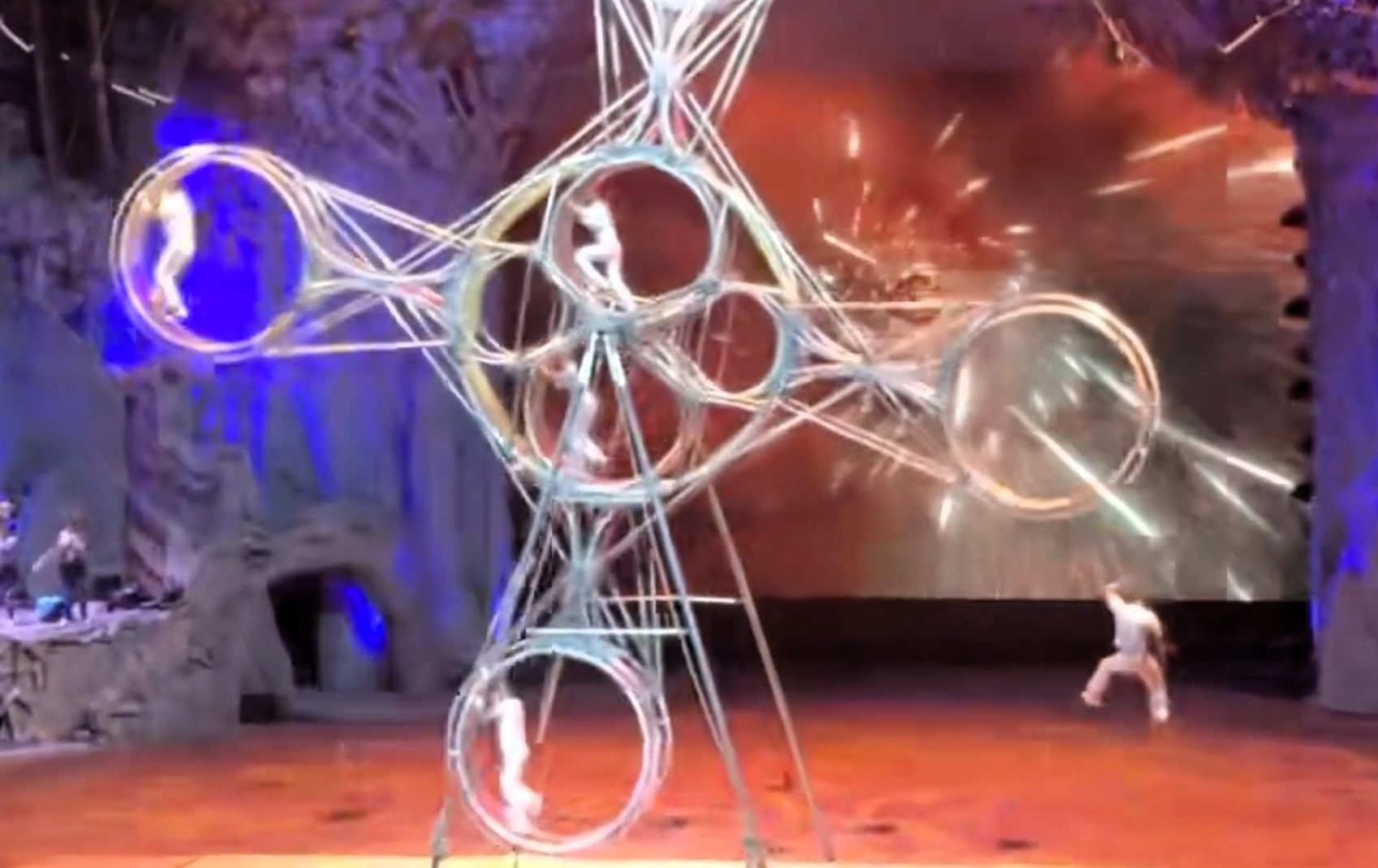 Circus performer injured after fall during stunt | Need To Know
