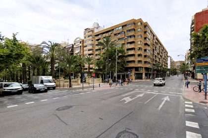 Brits in Alicante are being warned about a fake parking ticket scam using QR codes to steal bank details. Tourists are urged not to scan the code or enter any info.