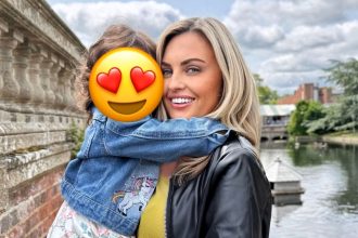 Carla Bellucci locks away her kids’ phones after 12-hour social media binges, calling them brain-dead and moody. She blames platforms for ruining their future and mindset.