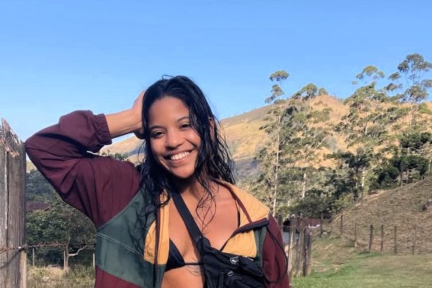 Search enters day 3 for Juliana Marins, a Brazilian backpacker who fell 300 m on Mount Rinjani - rescuers face fog as family pleads for help in Indonesia volcano tragedy.